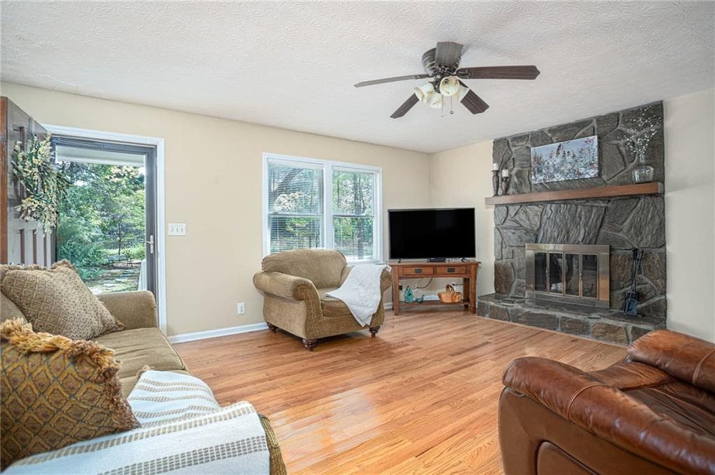 3 bedroom, 2 bathroom, 1,296 sq ft single family residence for sale at 852 Dallas Nebo Road, Dallas, GA 30157 — photo 2