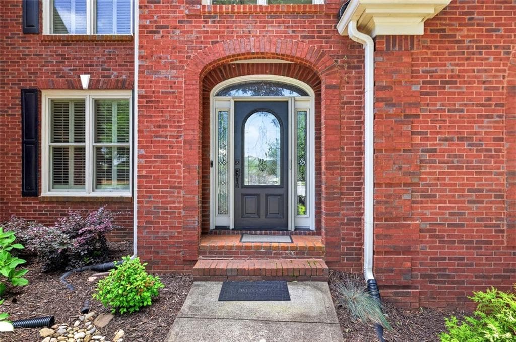 6 bedroom, 6 bathroom, 5,832 sq ft single family residence for sale at 7210 Canter Run, Cumming, GA 30040 — photo 9