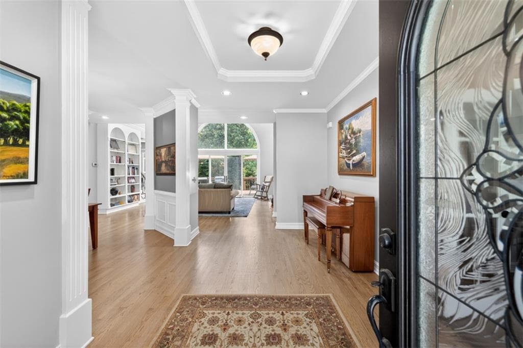 6 bedroom, 6 bathroom, 5,832 sq ft single family residence for sale at 7210 Canter Run, Cumming, GA 30040 — photo 10