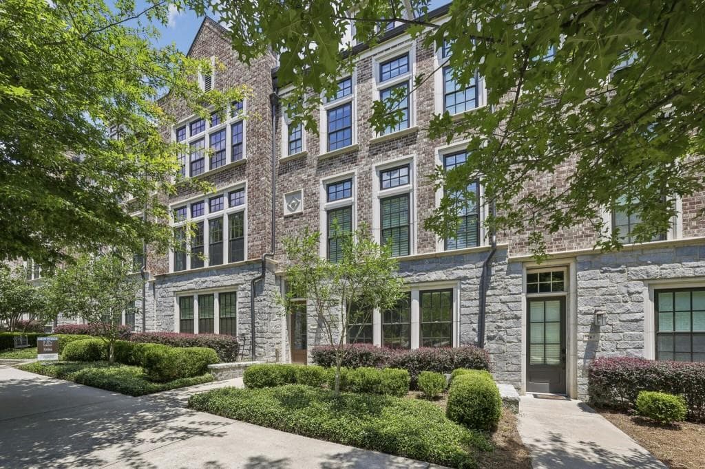 3 bedroom, 4 bathroom, 2,964 sq ft townhouse sold at 265 Devin Place, Atlanta, GA 30305