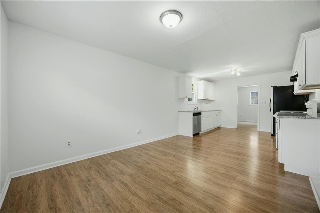 2 bedroom, 2 bathroom, 1,500 sq ft single family residence under contract at 5232 Trudy Circle, Gainesville, GA 30504 — photo 6
