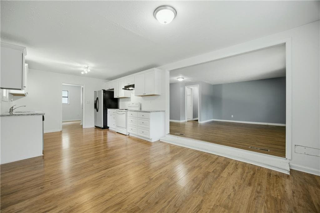 2 bedroom, 2 bathroom, 1,500 sq ft single family residence under contract at 5232 Trudy Circle, Gainesville, GA 30504 — photo 7