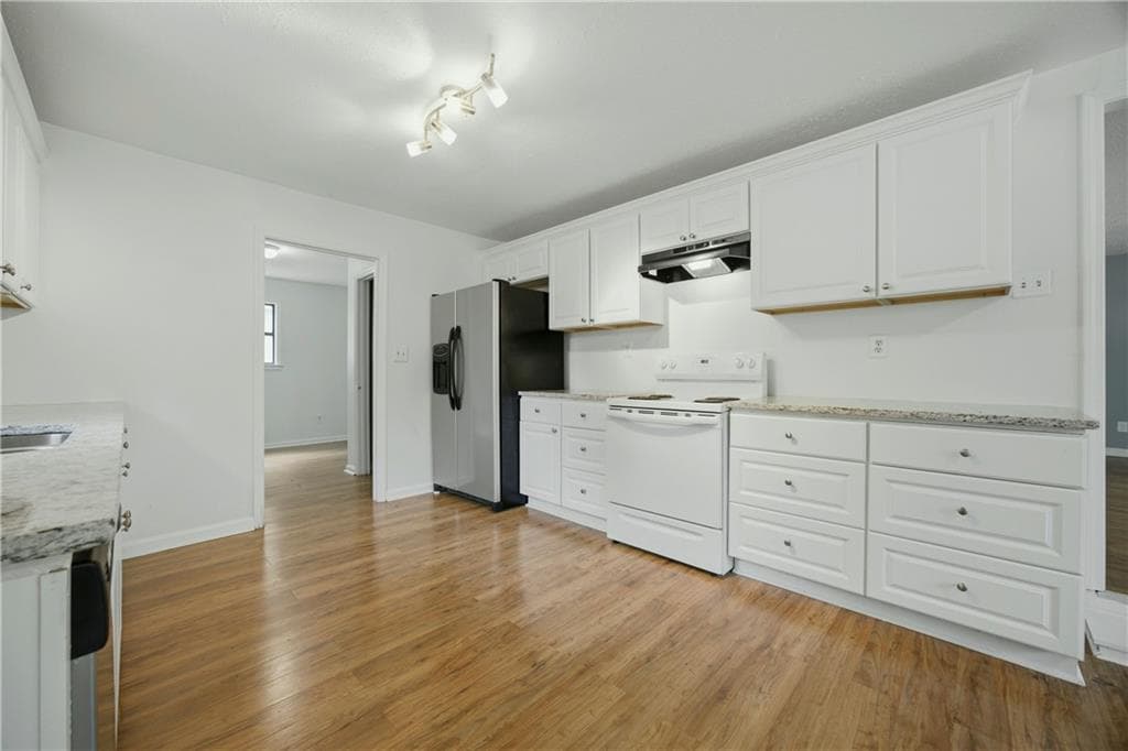 2 bedroom, 2 bathroom, 1,500 sq ft single family residence under contract at 5232 Trudy Circle, Gainesville, GA 30504 — photo 8
