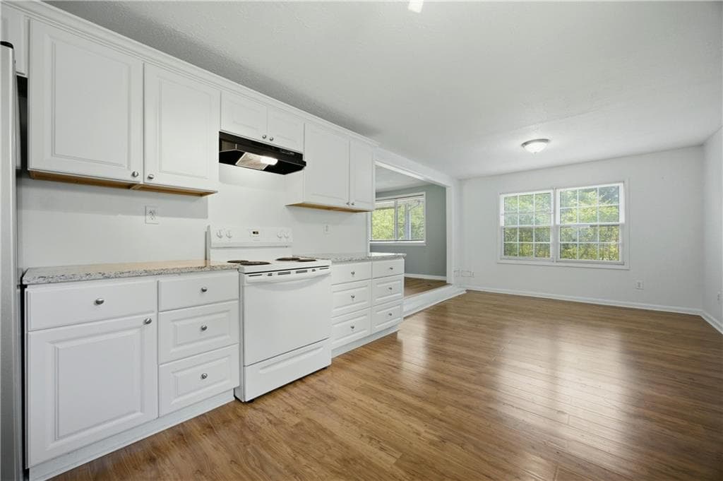 2 bedroom, 2 bathroom, 1,500 sq ft single family residence under contract at 5232 Trudy Circle, Gainesville, GA 30504 — photo 9
