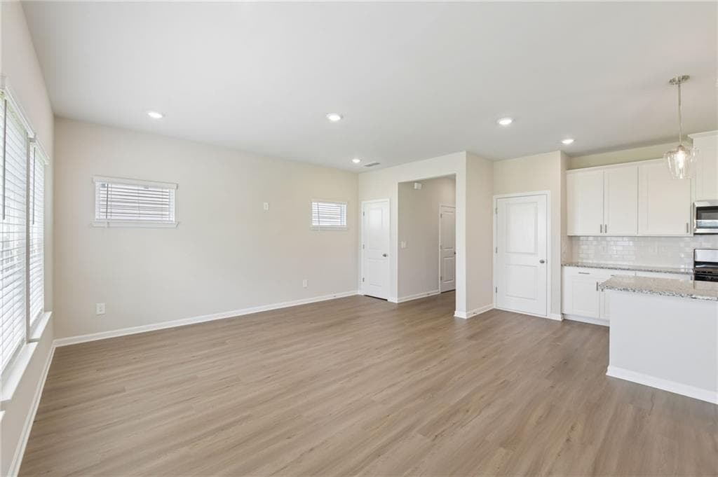 4 bedroom, 3 bathroom, 1,934 sq ft single family residence under contract at 2163 Martin Spring Bend, Lawrenceville, GA 30045 — photo 7