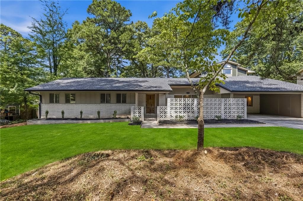 5 bedroom, 4 bathroom, 3,196 sq ft single family residence sold at 2996 Stonegate Trail, Atlanta, GA 30340