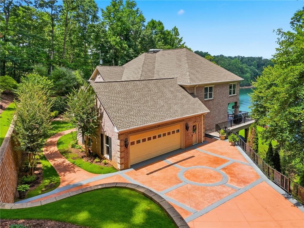 4 bedroom, 6 bathroom, 7,800 sq ft single family residence for sale at 8970 Fields Way, Gainesville, GA 30506 — photo 5