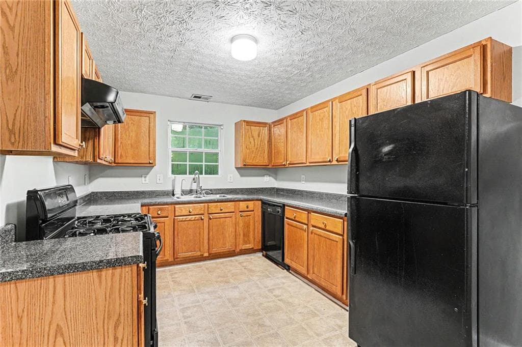3 bedroom, 3 bathroom, 1,473 sq ft single family residence under contract at 5060 Tussahaw Crossing, Mcdonough, GA 30252 — photo 8