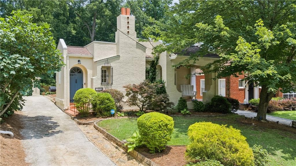 2 bedroom, 2 bathroom, 1,332 sq ft single family residence sold at 1204 Cameron Court, Atlanta, GA 30306
