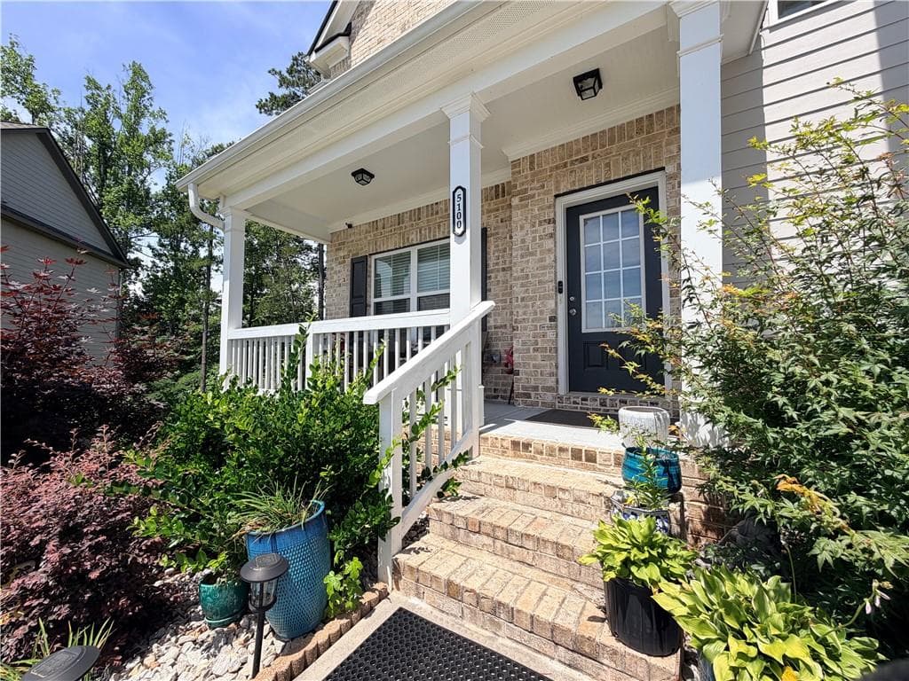 4 bedroom, 3 bathroom, 3,040 sq ft single family residence for sale at 5100 Woodline View Circle, Auburn, GA 30011 — photo 2