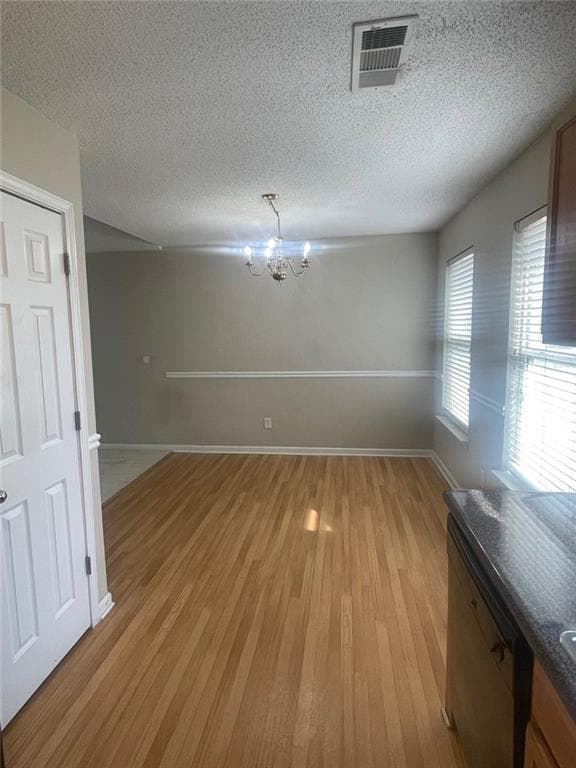 3 bedroom, 2 bathroom, 2,186 sq ft single family residence for rent at 5160 Bridle Point Parkway, Snellville, GA 30039 for $2,200 a month — photo 8
