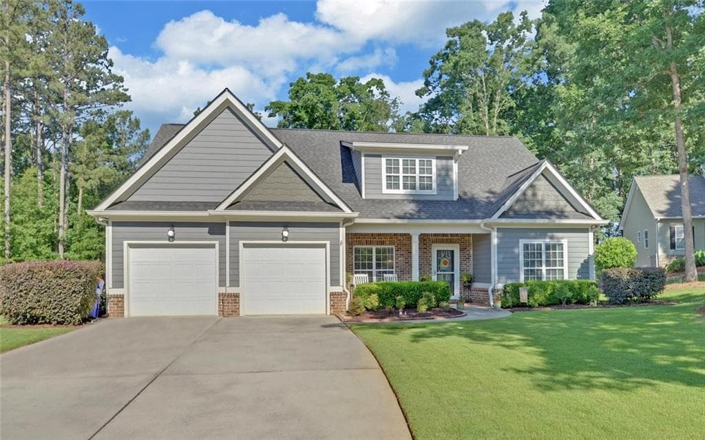 4 bedroom, 3 bathroom, 2,500 sq ft single family residence sold at 6619 Station Drive, Clermont, GA 30527