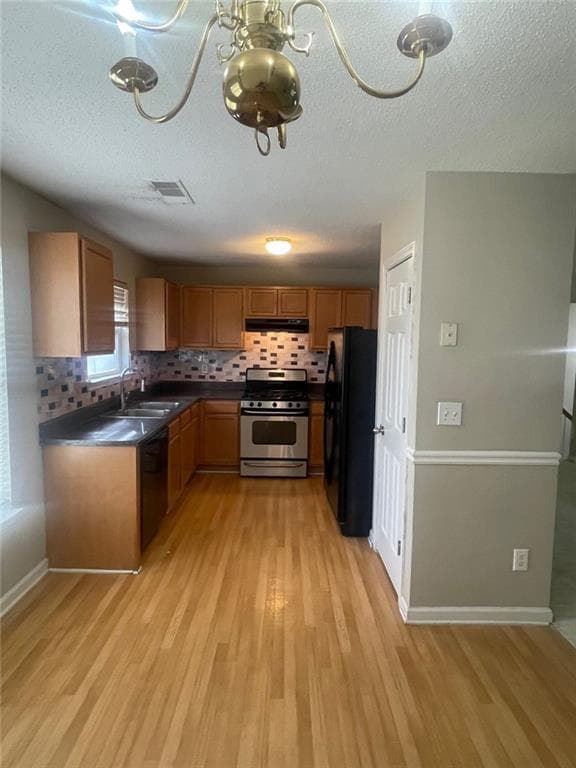 3 bedroom, 2 bathroom, 2,186 sq ft single family residence for rent at 5160 Bridle Point Parkway, Snellville, GA 30039 for $2,200 a month — photo 9