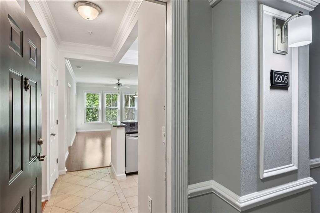 1 bedroom, 1 bathroom, 752 sq ft condominium under contract at 1850 Cotillion Drive 2205, Atlanta, GA 30338 — photo 2