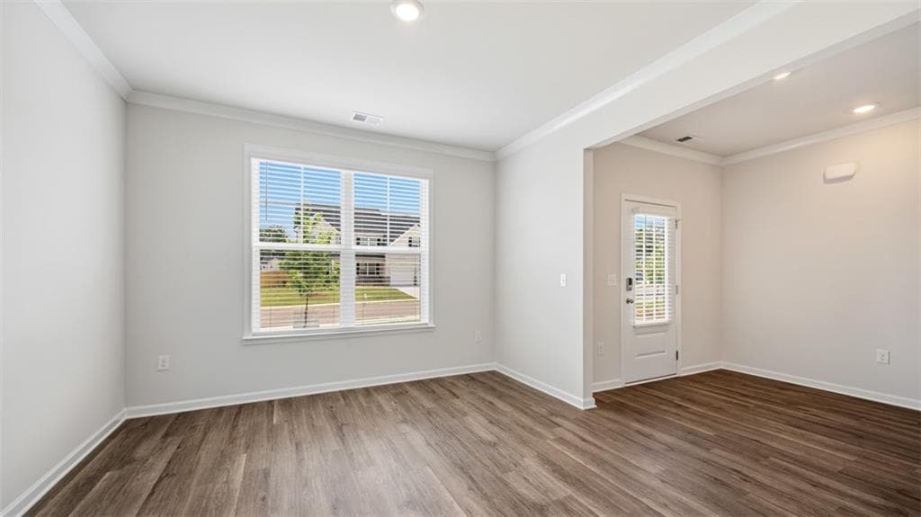5 bedroom, 3 bathroom, 3,216 sq ft single family residence for sale at 171 Sandy Oak Drive, Loganville, GA 30052 — photo 3
