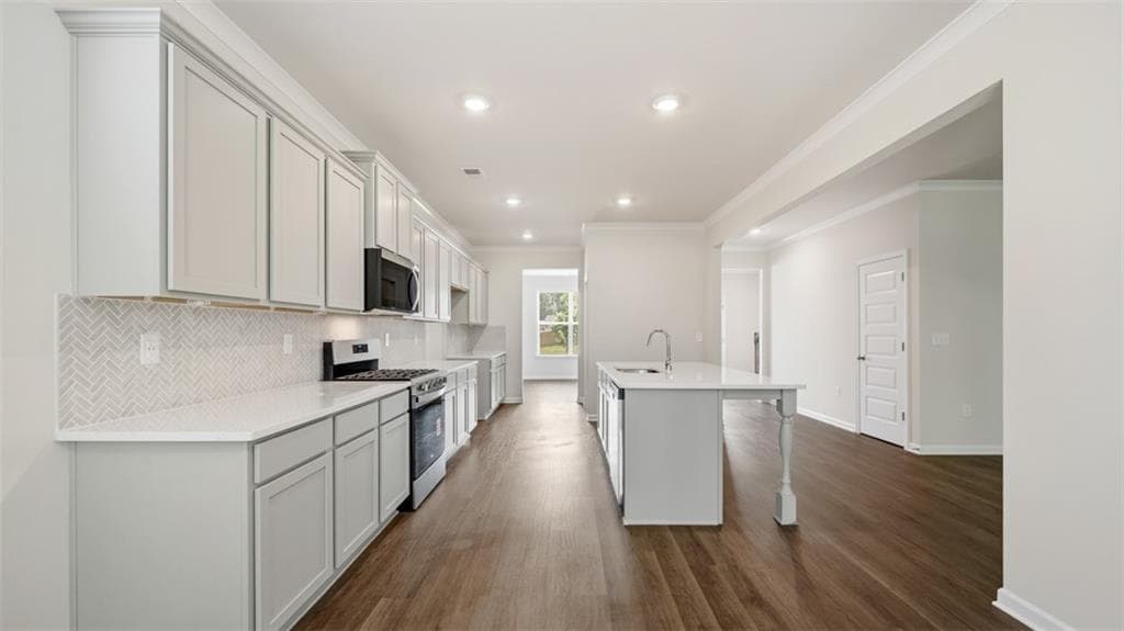5 bedroom, 3 bathroom, 3,216 sq ft single family residence for sale at 171 Sandy Oak Drive, Loganville, GA 30052 — photo 6