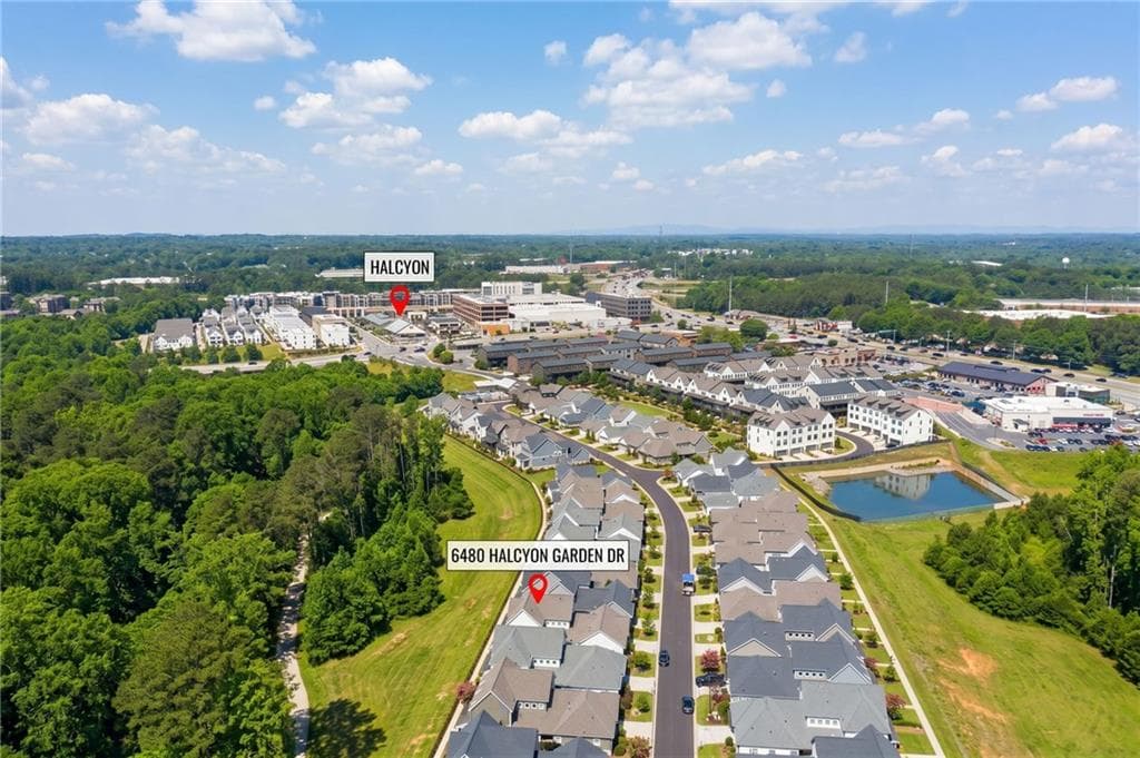 4 bedroom, 4 bathroom, 3,127 sq ft single family residence for sale at 6480 Halcyon Garden Drive, Alpharetta, GA 30005 — photo 3