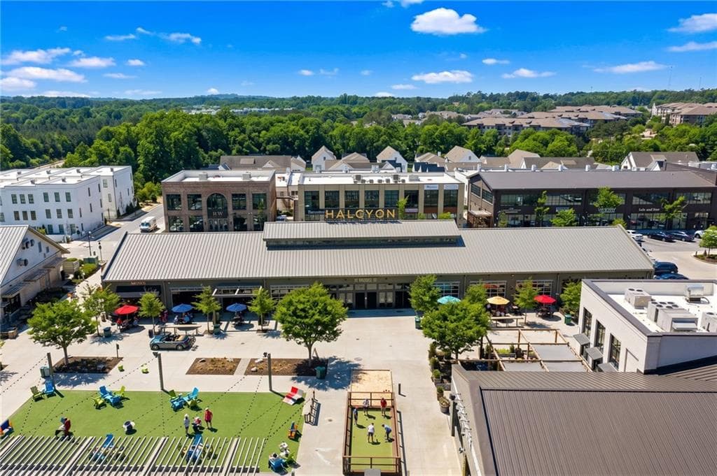 4 bedroom, 4 bathroom, 3,127 sq ft single family residence for sale at 6480 Halcyon Garden Drive, Alpharetta, GA 30005 — photo 5