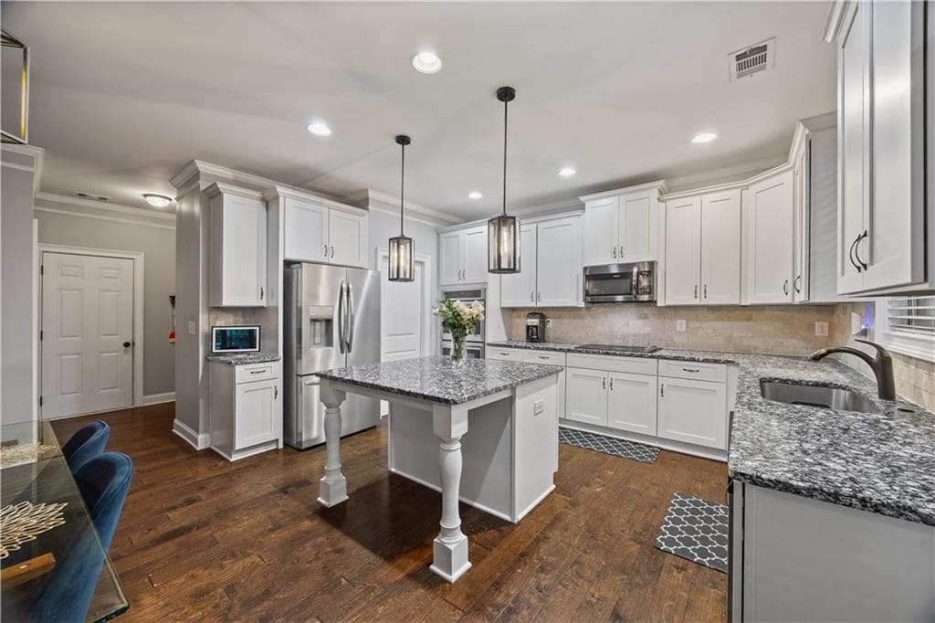 5 bedroom, 5 bathroom, 3,787 sq ft single family residence for sale at 319 Langshire Drive, Mcdonough, GA 30253 — photo 6