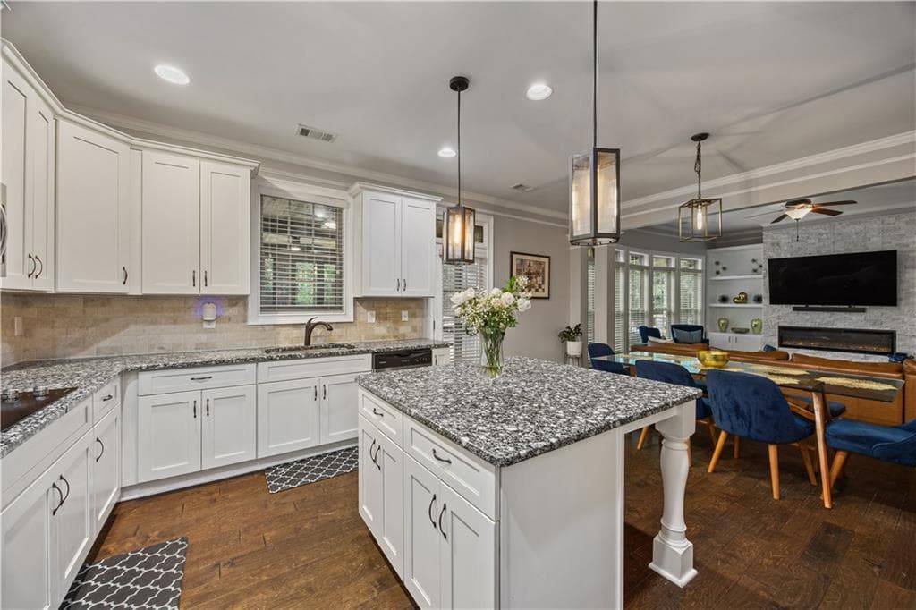 5 bedroom, 5 bathroom, 3,787 sq ft single family residence for sale at 319 Langshire Drive, Mcdonough, GA 30253 — photo 7