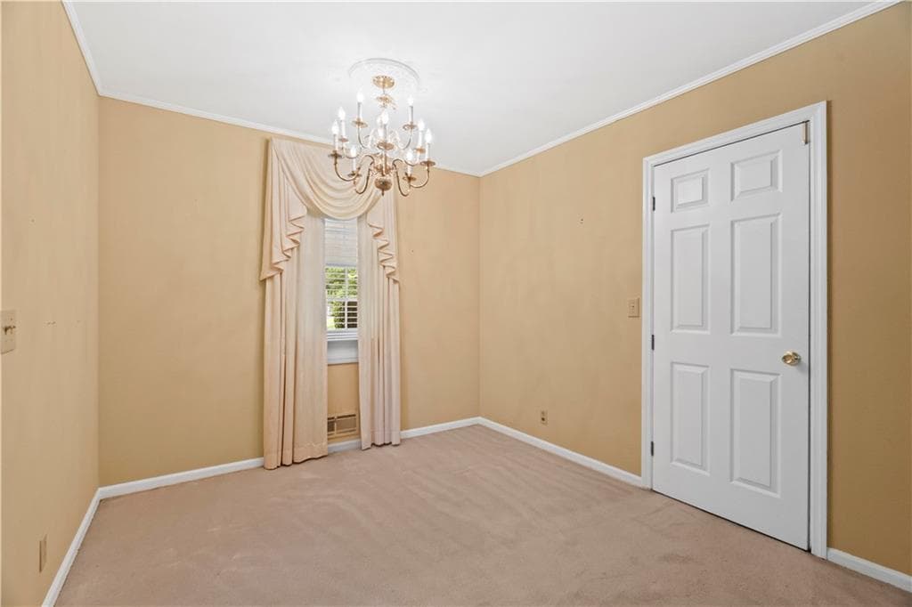 3 bedroom, 2 bathroom, 1,798 sq ft single family residence under contract at 204 Sherwood Drive, Calhoun, GA 30701 — photo 8