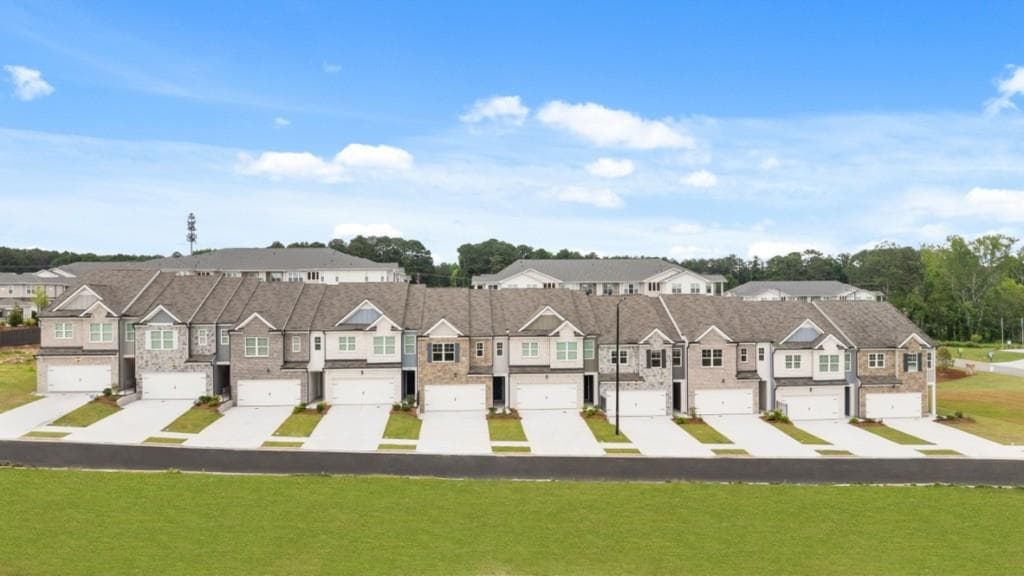 3 bedroom, 3 bathroom, 1,857 sq ft townhouse under contract at 3736 Skylar Drive, Douglasville, GA 30135 — photo 2