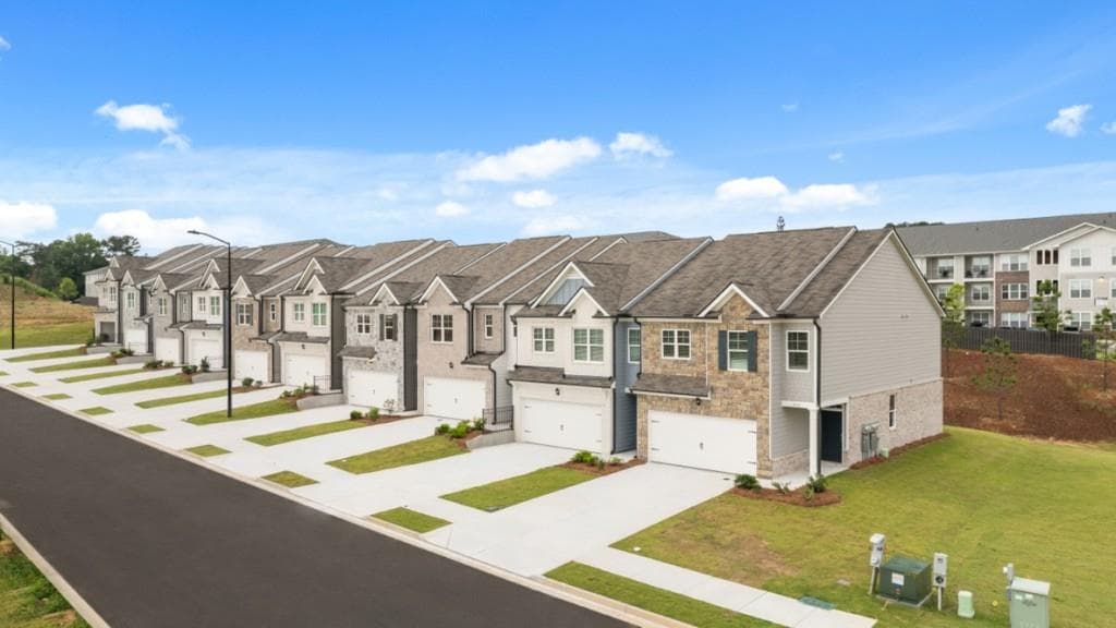 3 bedroom, 3 bathroom, 1,857 sq ft townhouse under contract at 3736 Skylar Drive, Douglasville, GA 30135 — photo 3