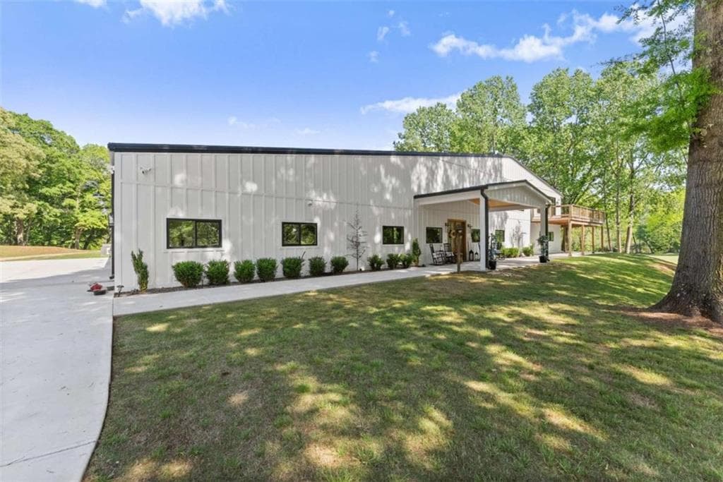 8 bedroom, 11 bathroom, 25,000 sq ft single family residence for sale at 951 Canter Way, Jefferson, GA 30549 — photo 4