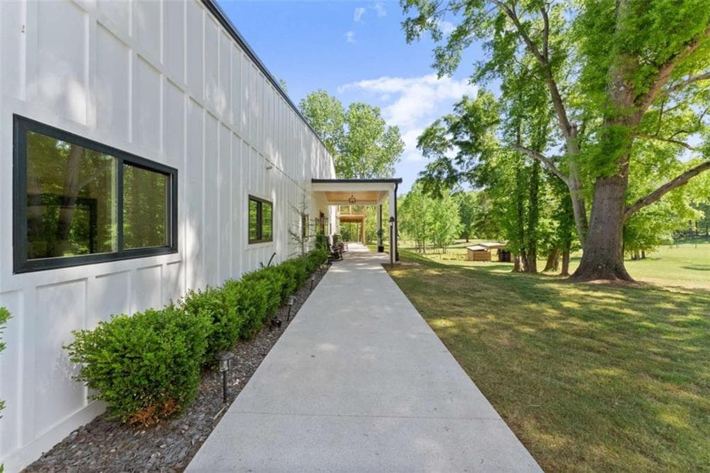 8 bedroom, 11 bathroom, 25,000 sq ft single family residence for sale at 951 Canter Way, Jefferson, GA 30549 — photo 7