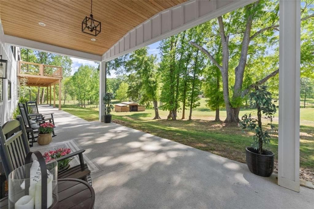 8 bedroom, 11 bathroom, 25,000 sq ft single family residence for sale at 951 Canter Way, Jefferson, GA 30549 — photo 10