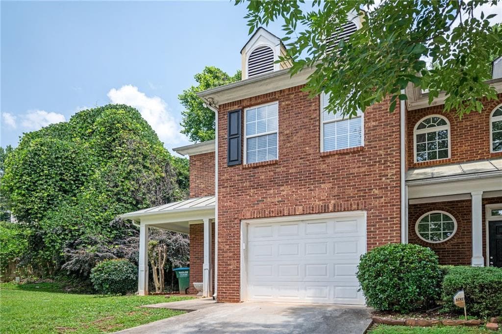 3 bedroom, 3 bathroom, 1,633 sq ft townhouse for sale at 6131 Brookechase Lane, Norcross, GA 30093 — photo 2