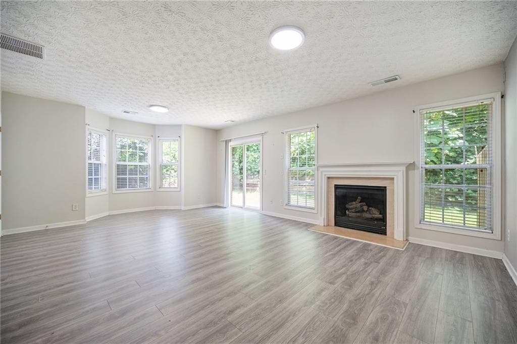 3 bedroom, 3 bathroom, 1,633 sq ft townhouse for sale at 6131 Brookechase Lane, Norcross, GA 30093 — photo 5