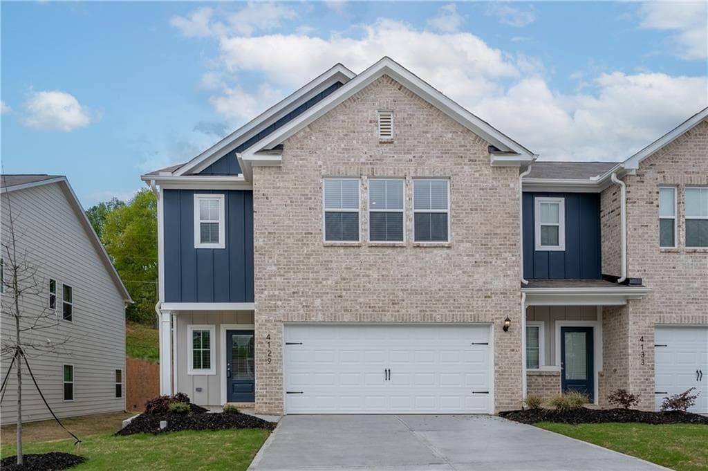 4 bedroom, 3 bathroom, 2,252 sq ft townhouse for rent at 4129 Oakwood Terrace Court, Oakwood, GA 30566 for $2,000 a month — photo 2