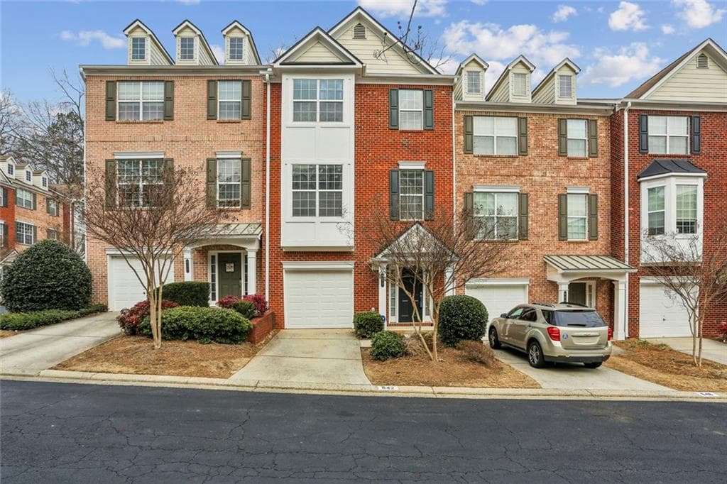 3 bedroom, 4 bathroom, 1,742 sq ft townhouse for rent at 642 Bernay Way, Sandy Springs, GA 30350 for $2,650 a month — photo 2