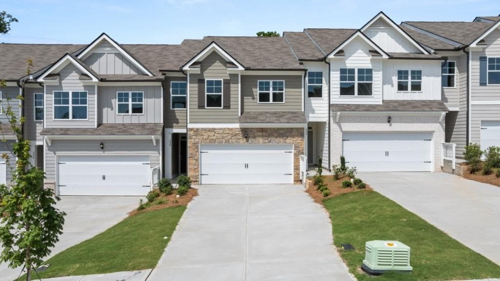 3 bedroom, 3 bathroom, 1,877 sq ft townhouse for sale at 254 Deerberry Drive, Jasper, GA 30143