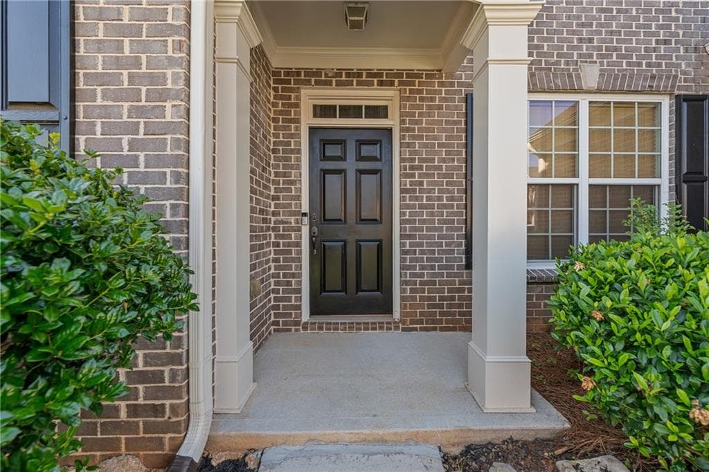 5 bedroom, 3 bathroom, 2,900 sq ft single family residence for sale at 1480 Belmont Hills Drive, Suwanee, GA 30024 — photo 3
