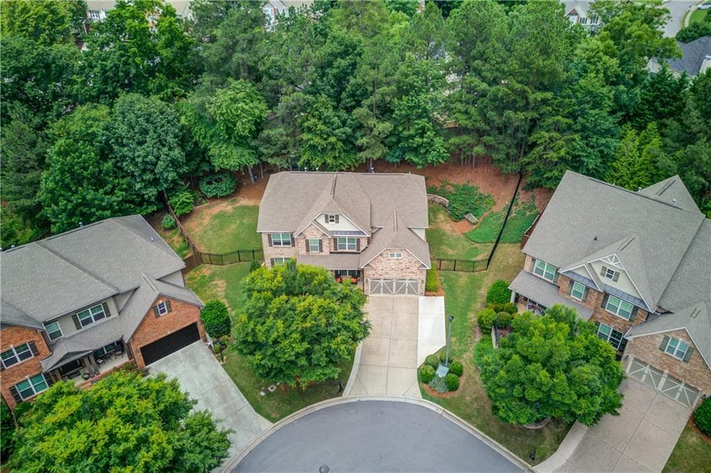 6 bedroom, 4 bathroom, 3,646 sq ft single family residence for sale at 6005 Deer Walk Trail, Sugar Hill, GA 30518 — photo 4