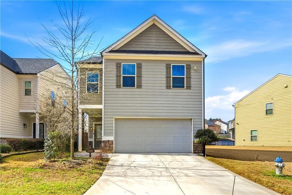 3 bedroom, 3 bathroom, 1,825 sq ft single family residence under contract at 4095 Lake Manor Way, Atlanta, GA 30349
