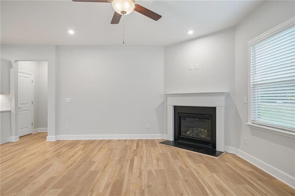 2 bedroom, 2 bathroom, 1,877 sq ft single family residence under contract at 1958 Amaryllis Drive, Grayson, GA 30017 — photo 7