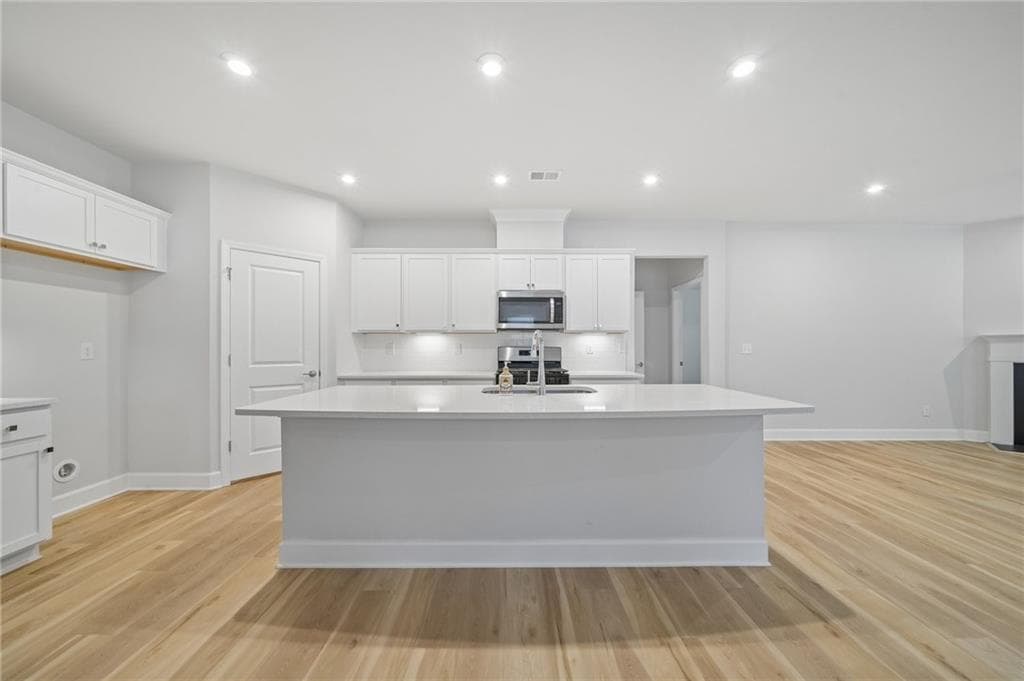 2 bedroom, 2 bathroom, 1,877 sq ft single family residence under contract at 1958 Amaryllis Drive, Grayson, GA 30017 — photo 8