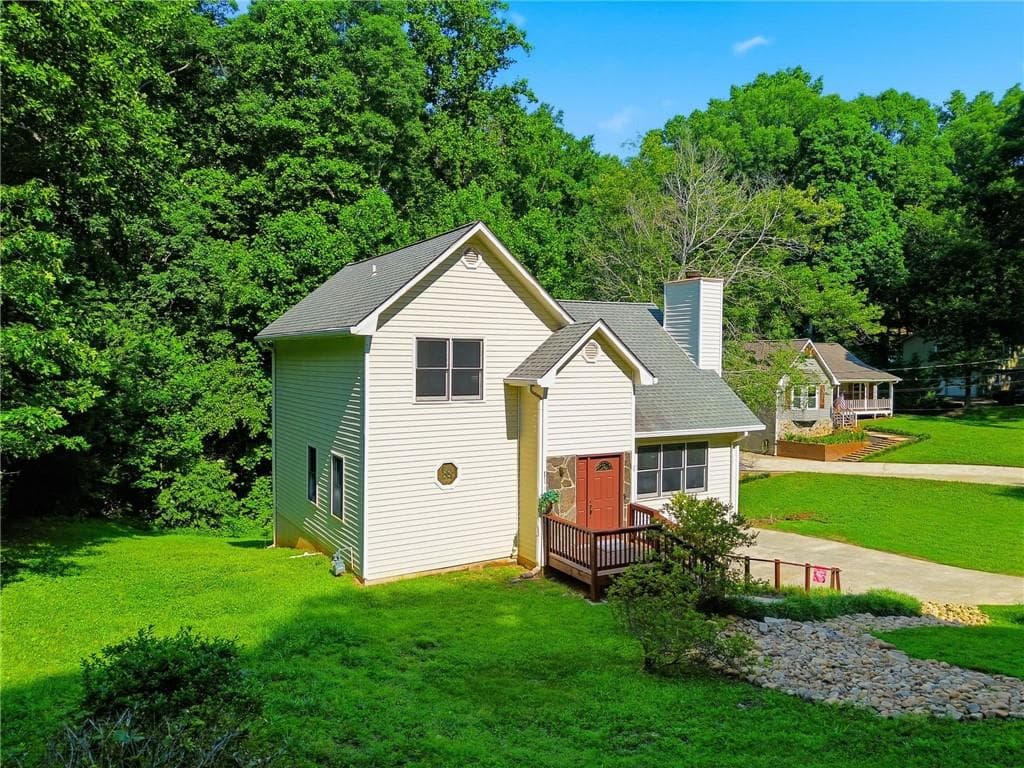 4 bedroom, 2 bathroom, 1,588 sq ft single family residence for sale at 190 Lori Lane, Canton, GA 30114 — photo 2