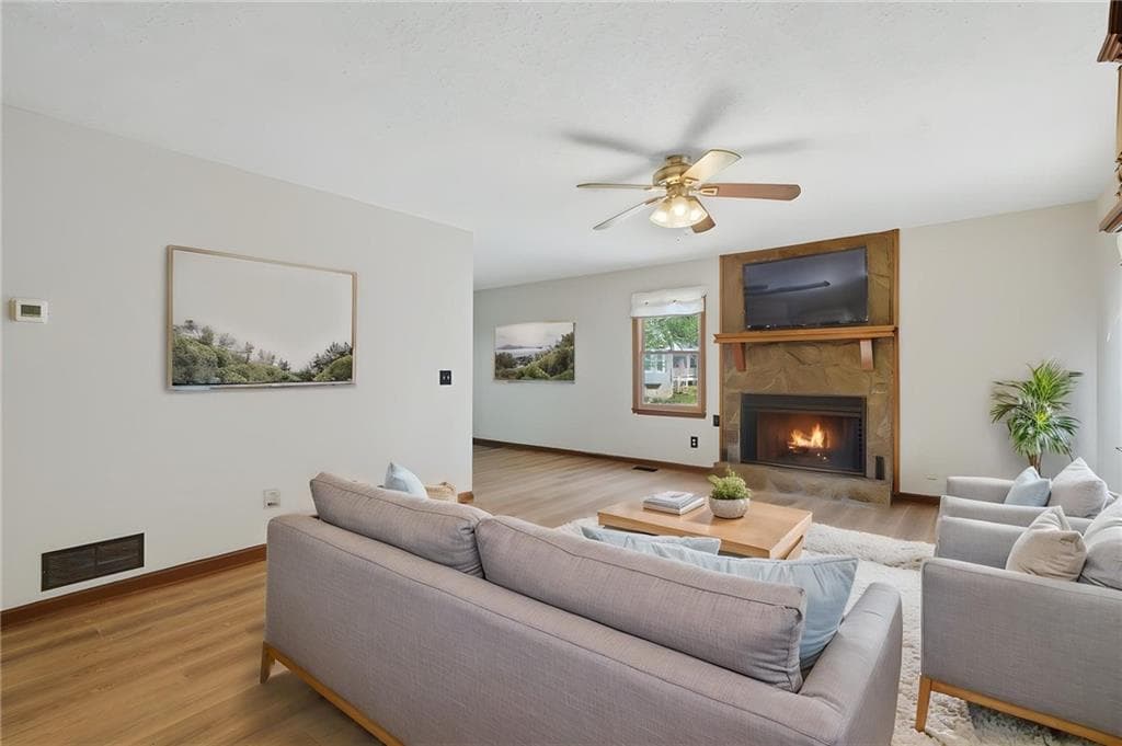 4 bedroom, 2 bathroom, 1,588 sq ft single family residence for sale at 190 Lori Lane, Canton, GA 30114 — photo 6