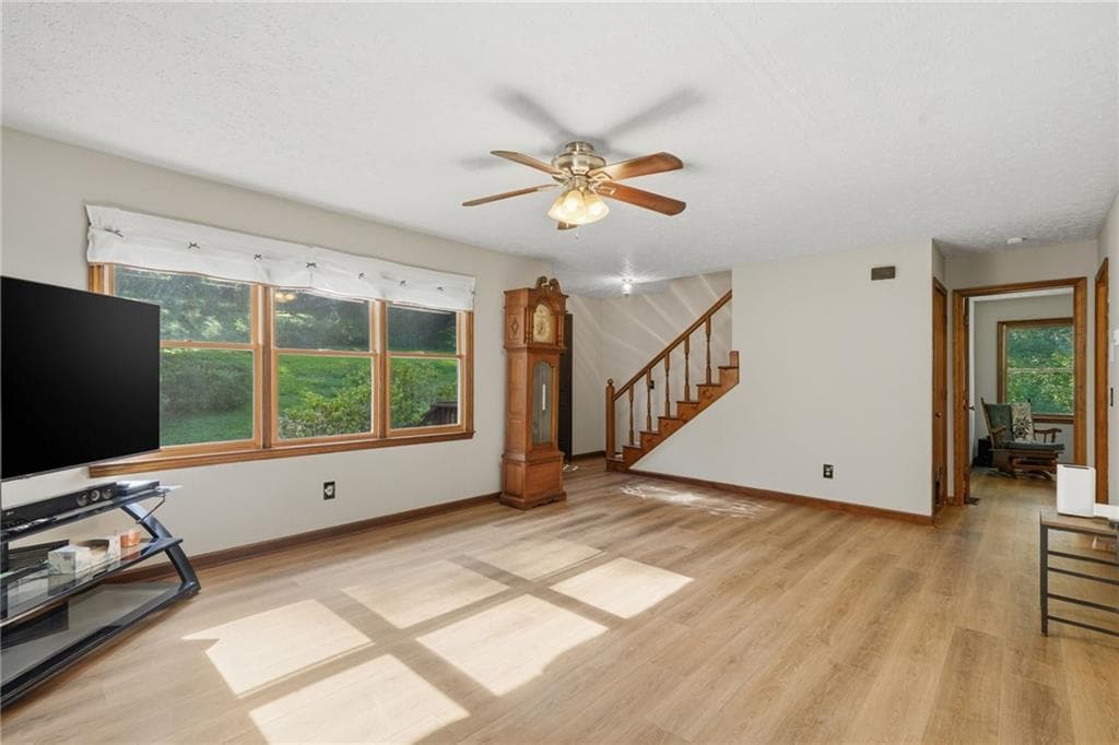 4 bedroom, 2 bathroom, 1,588 sq ft single family residence for sale at 190 Lori Lane, Canton, GA 30114 — photo 8