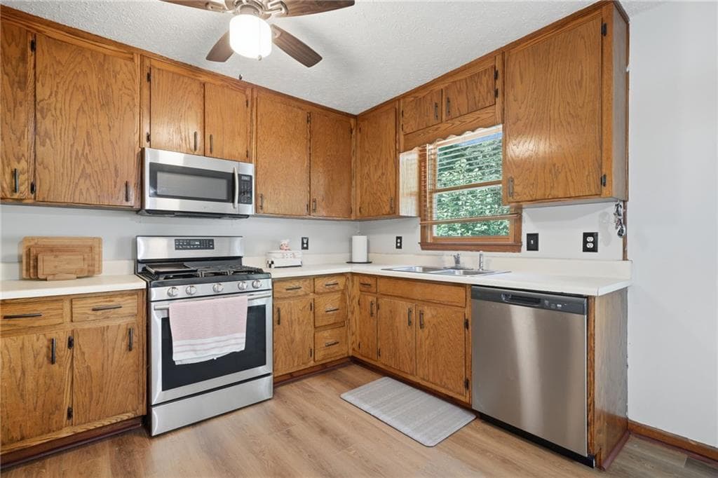 4 bedroom, 2 bathroom, 1,588 sq ft single family residence for sale at 190 Lori Lane, Canton, GA 30114 — photo 10