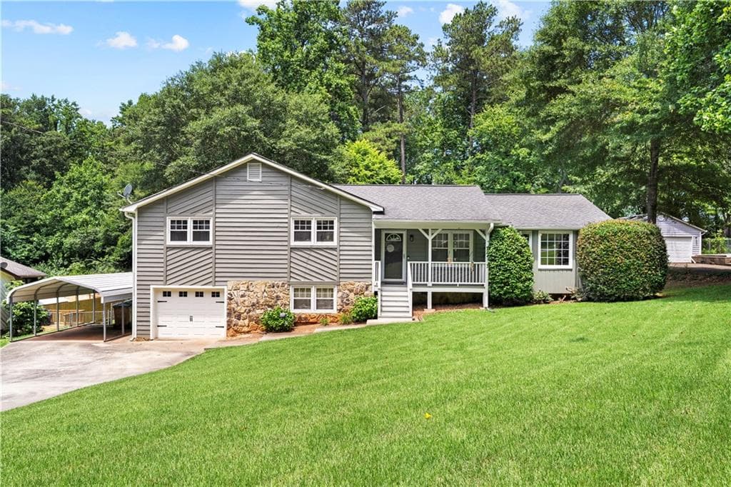 3 bedroom, 2 bathroom, 1,440 sq ft single family residence sold at 204 Bascomb Lane, Woodstock, GA 30189