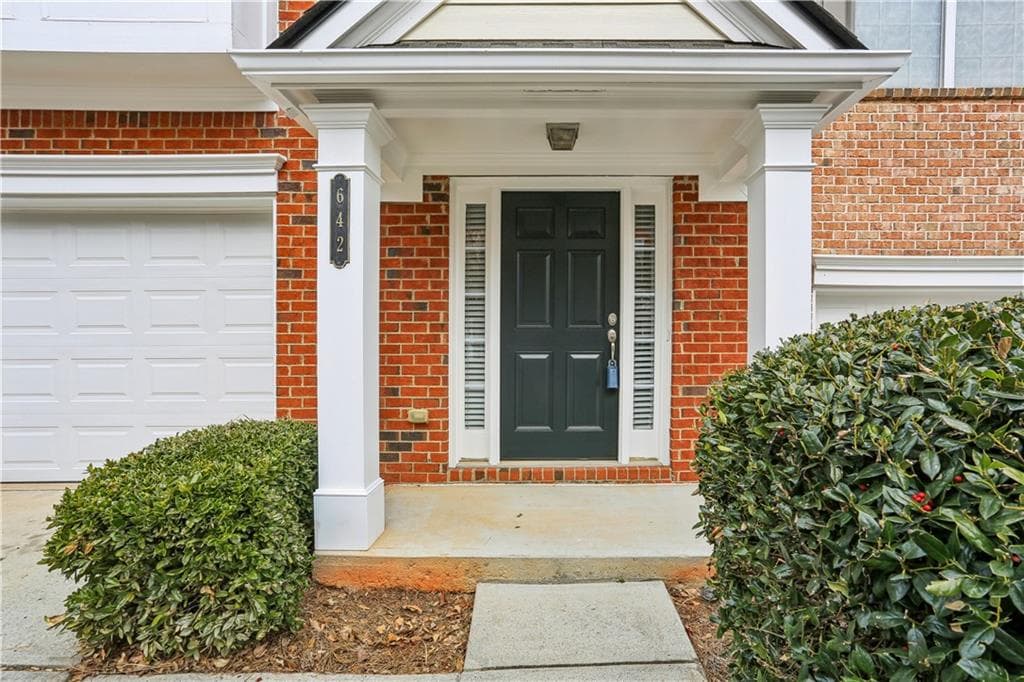 3 bedroom, 4 bathroom, 1,742 sq ft townhouse for rent at 642 Bernay Way, Sandy Springs, GA 30350 for $2,650 a month — photo 1 of 22