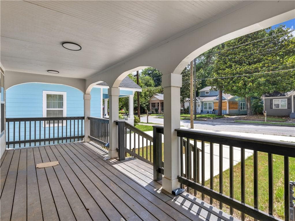 5 bedroom, 3 bathroom, 2,588 sq ft single family residence for sale at 1090 Mcdaniel Street, Atlanta, GA 30310 — photo 3