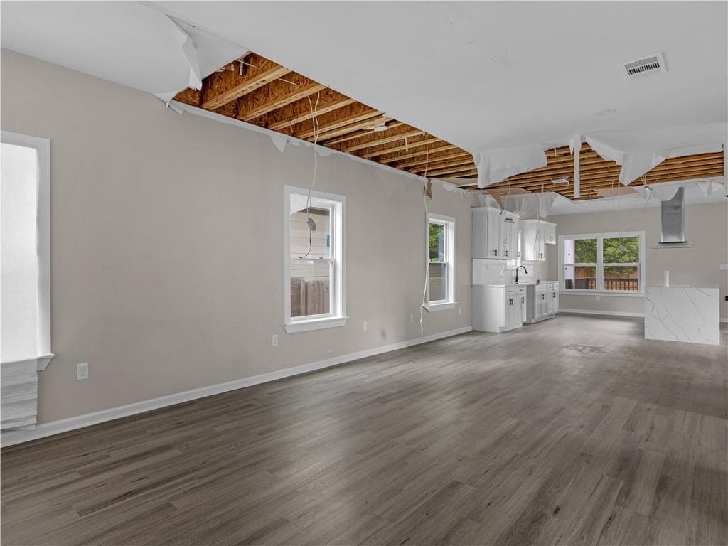5 bedroom, 3 bathroom, 2,588 sq ft single family residence for sale at 1090 Mcdaniel Street, Atlanta, GA 30310 — photo 6