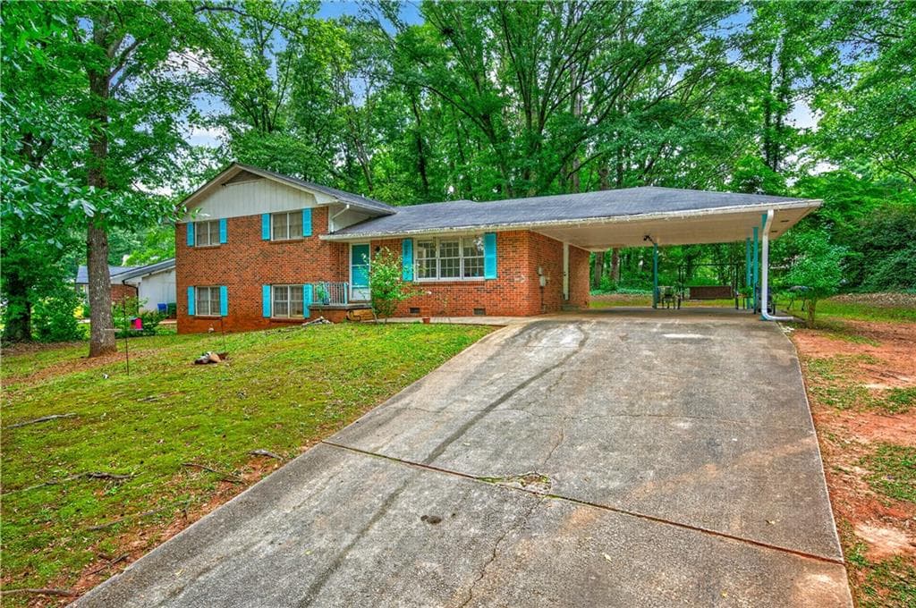 4 bedroom, 3 bathroom, 2,222 sq ft single family residence for sale at 4894 Candlewood Lane, Stone Mountain, GA 30088 — photo 3