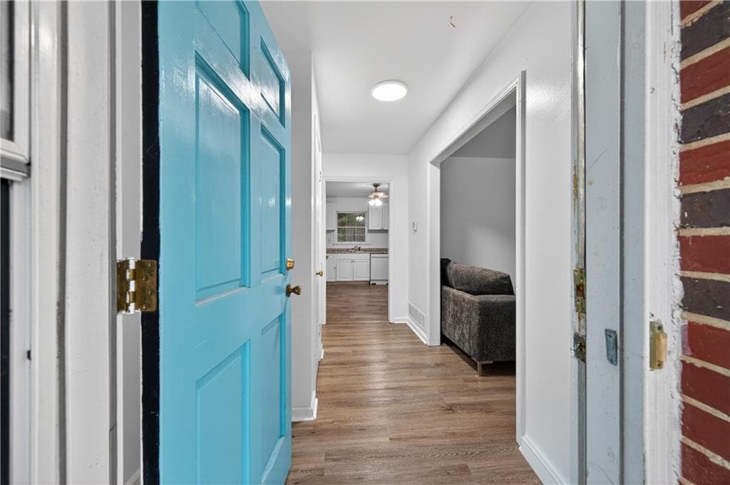 4 bedroom, 3 bathroom, 2,222 sq ft single family residence for sale at 4894 Candlewood Lane, Stone Mountain, GA 30088 — photo 7